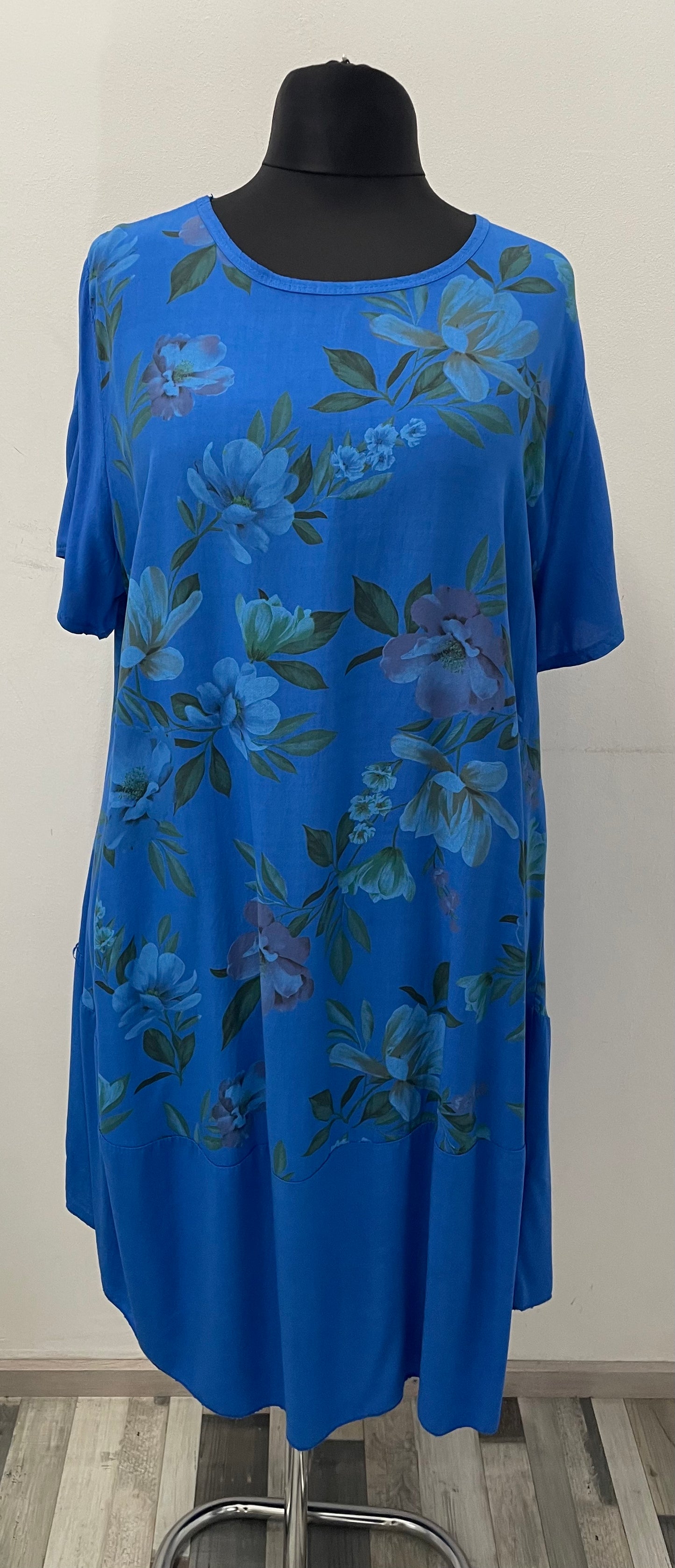 Sommerkleid mit Blumenmuster I