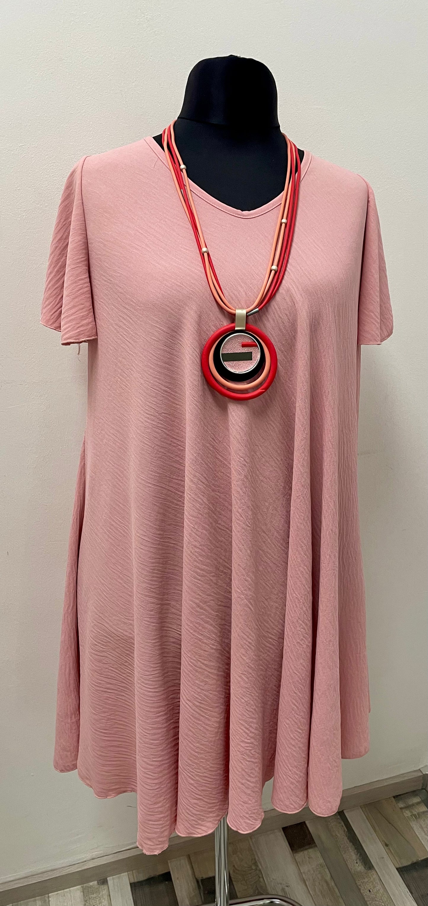 Viskosekleid mit kurzen Arm