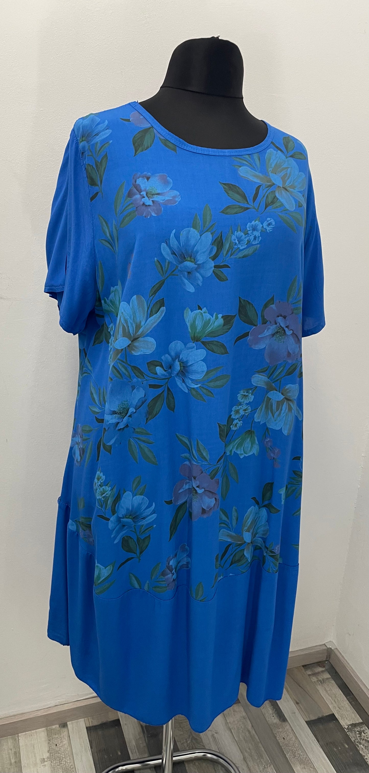 Sommerkleid mit Blumenmuster I