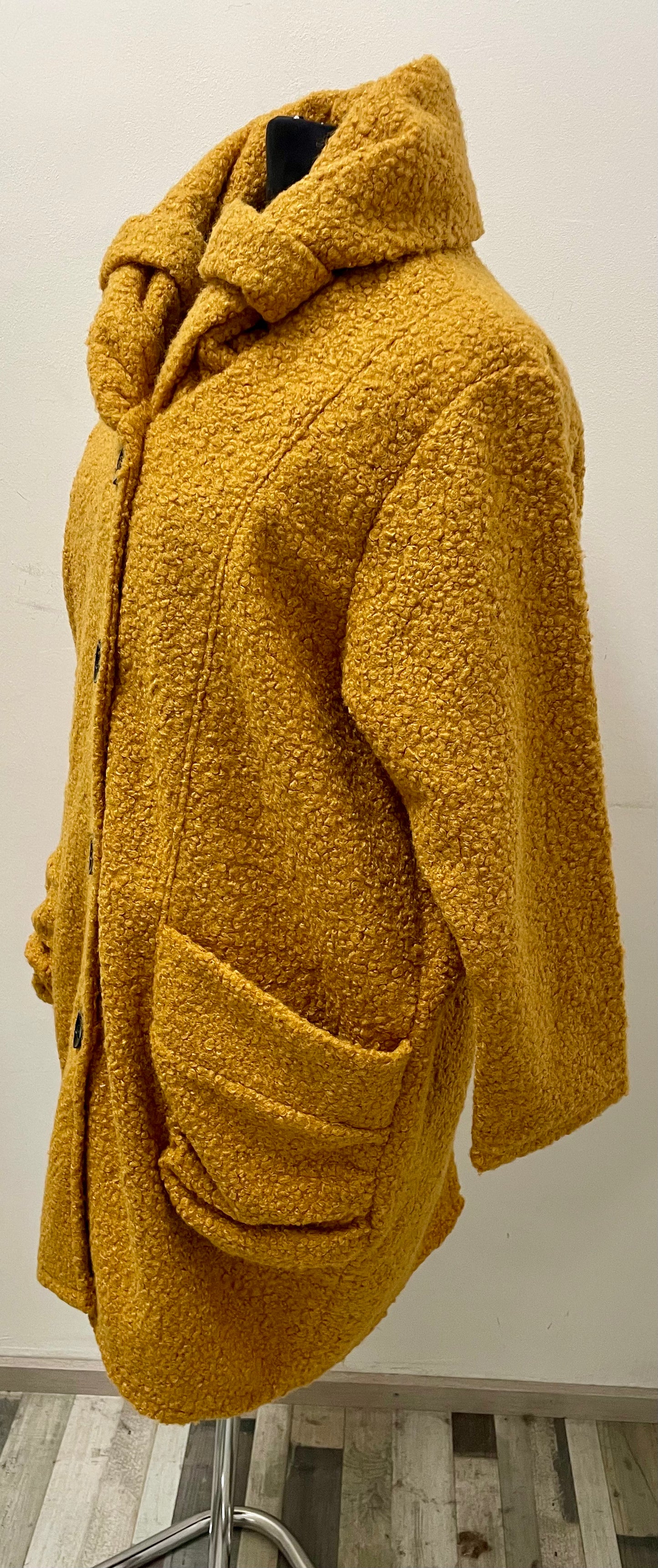 Bouclé Mantel