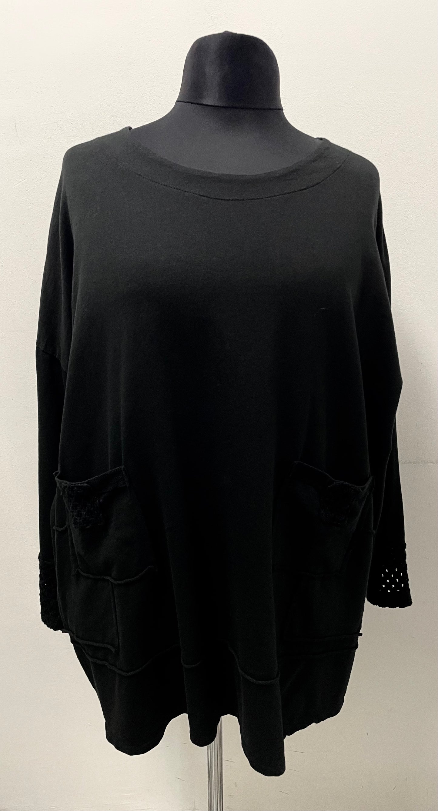 Shirt mit Netzeinsatz an den Ärmeln