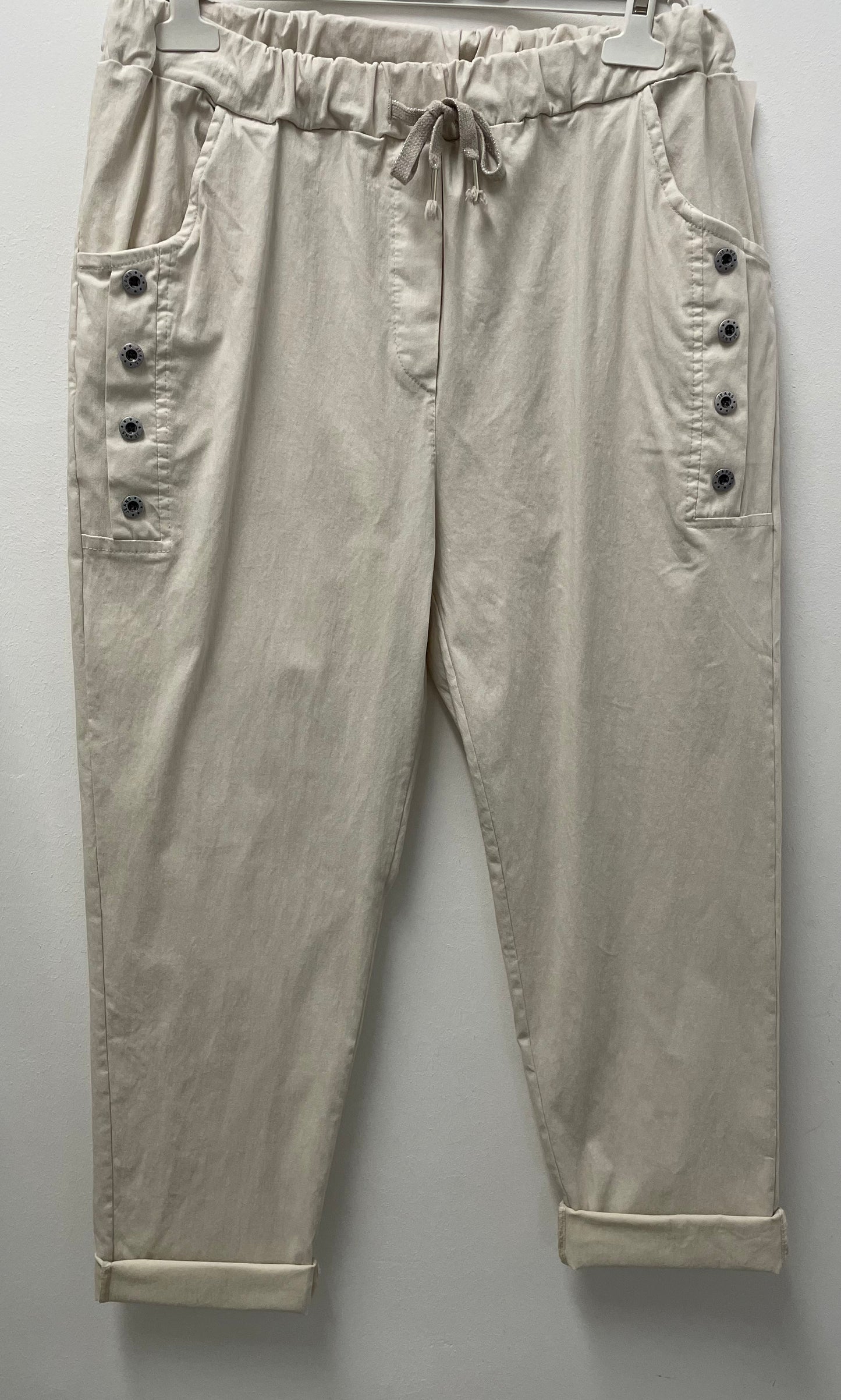 Schlupfhose mit Nieten