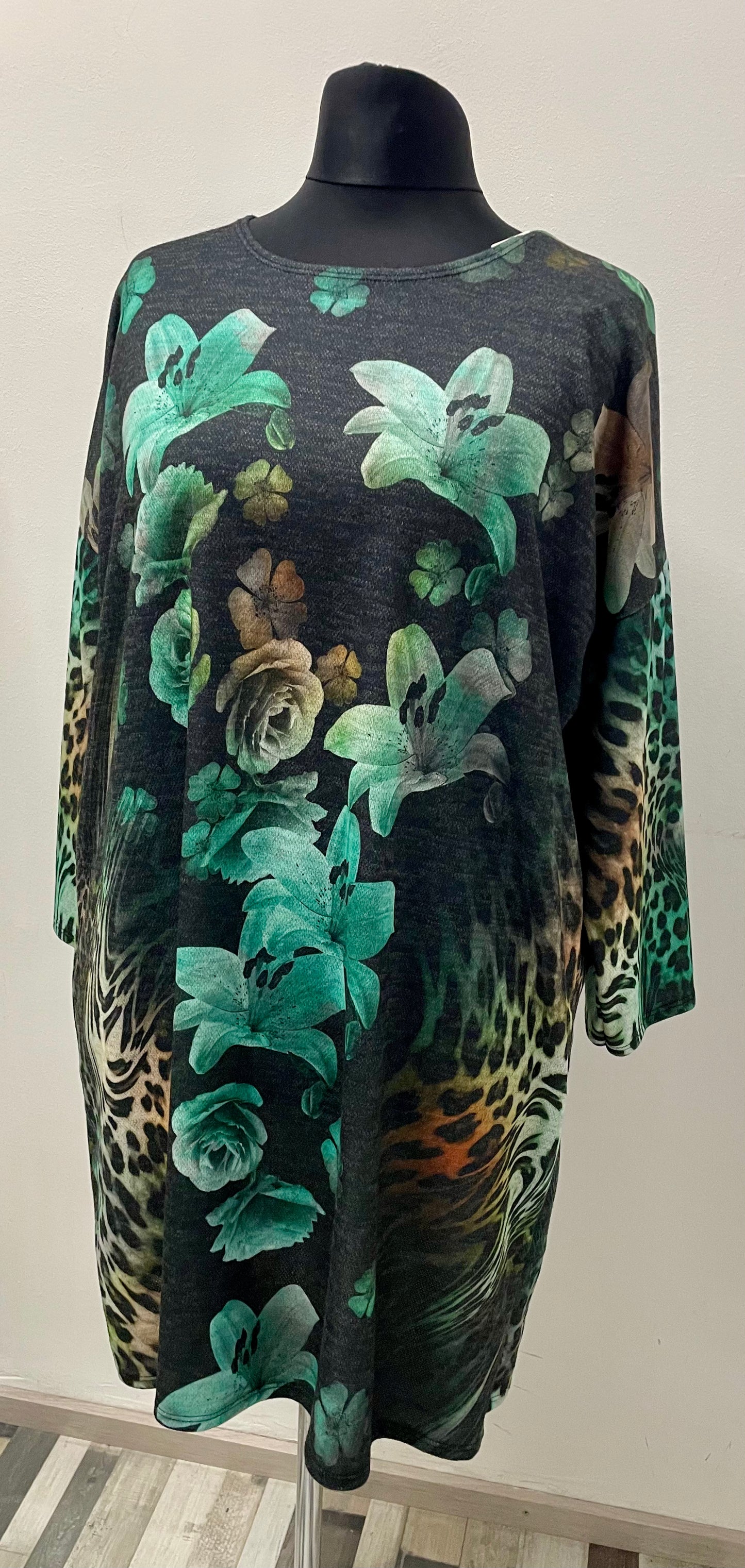Kleid mit Loop-Schal