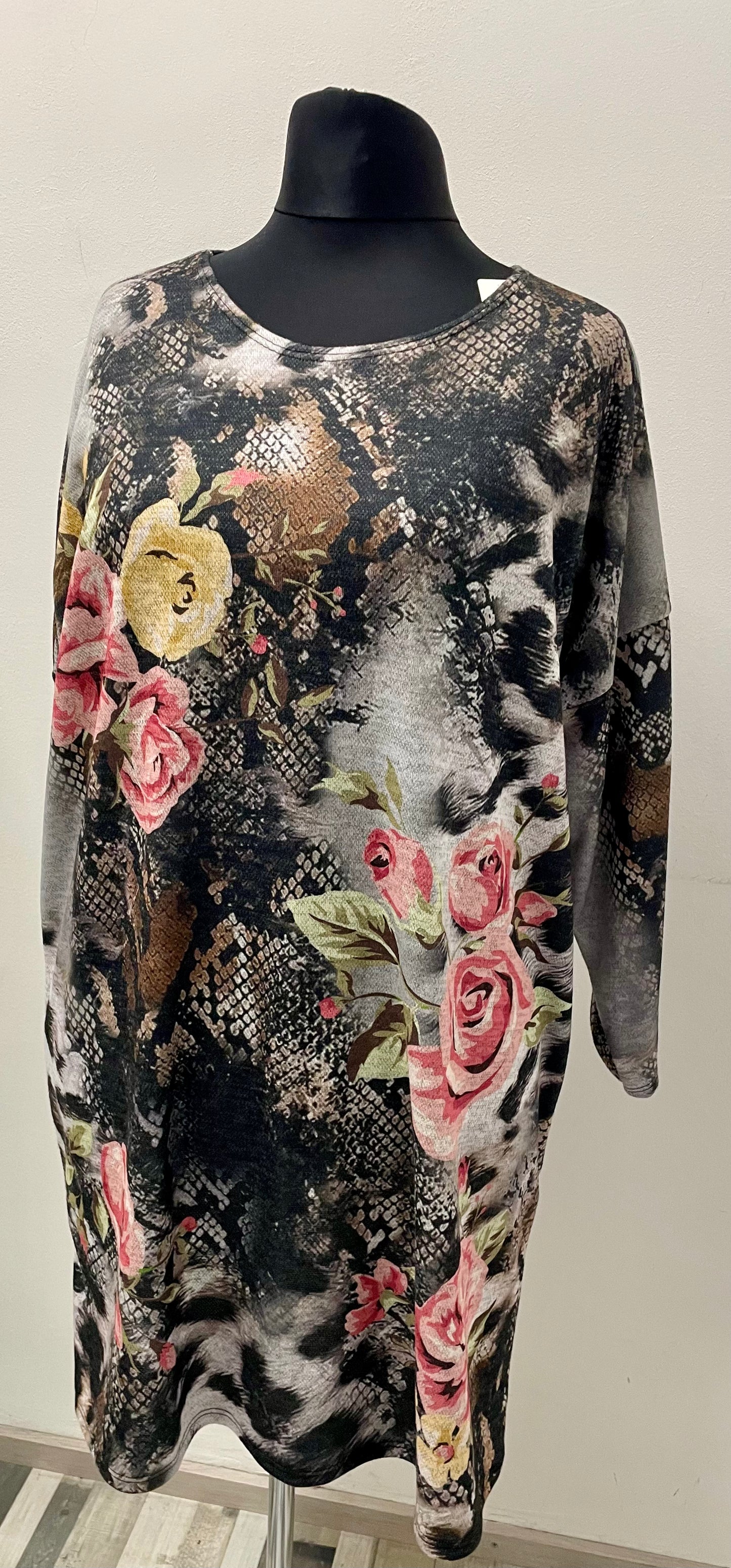 Kleid mit Loop-Schal