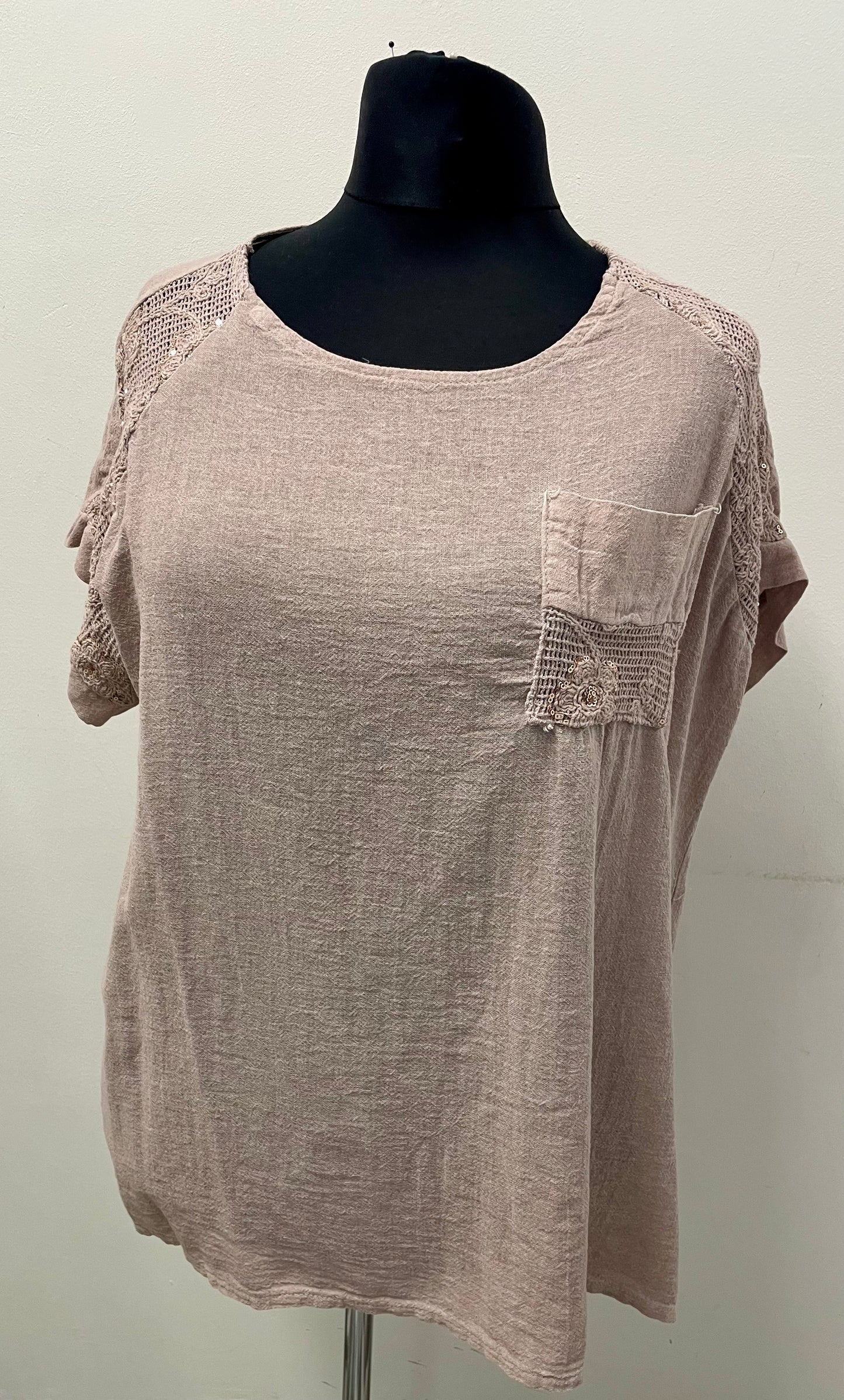 Shirt mit bestickten Netzeinsatz