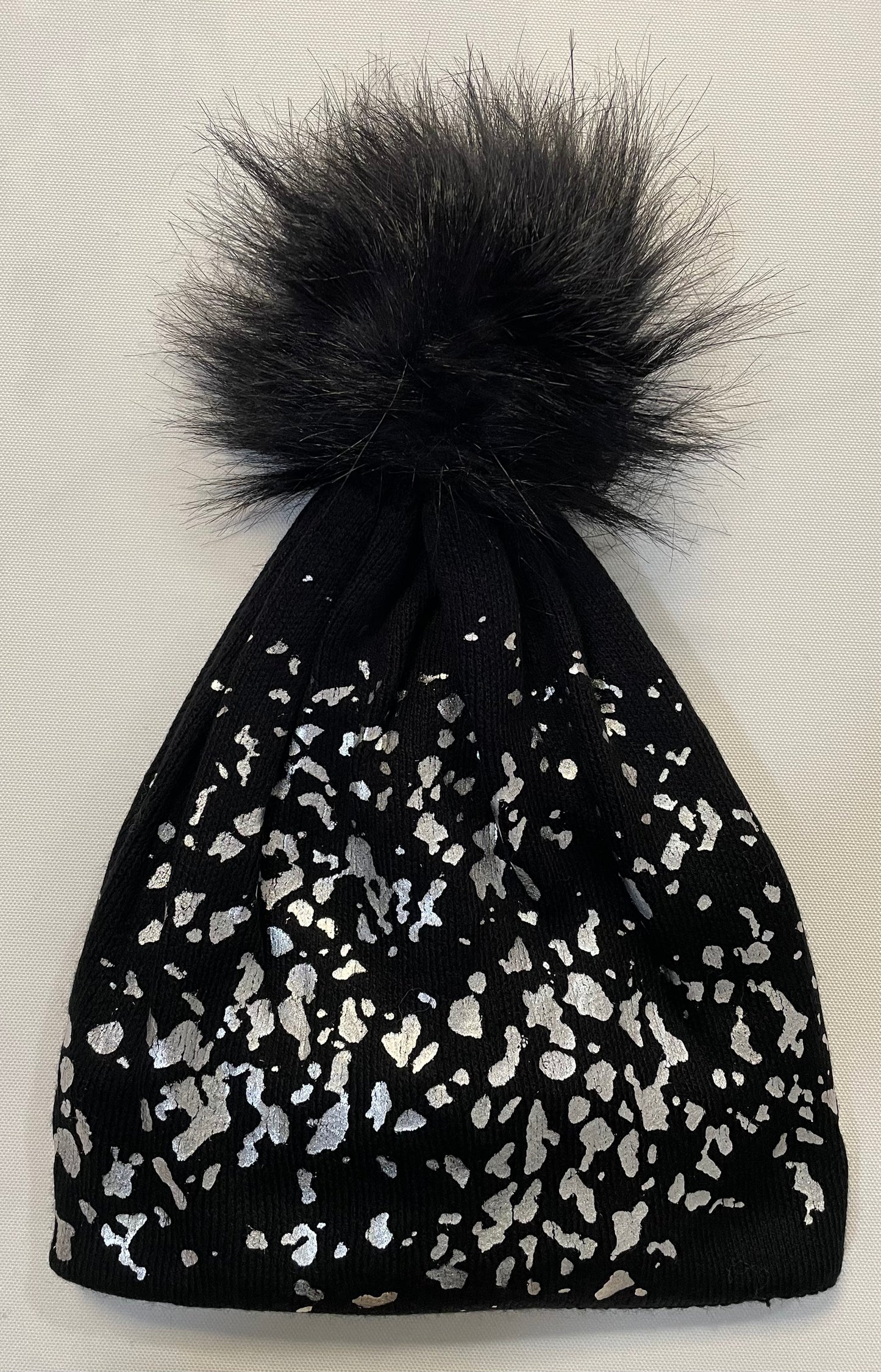 Wollmütze mit Bommel