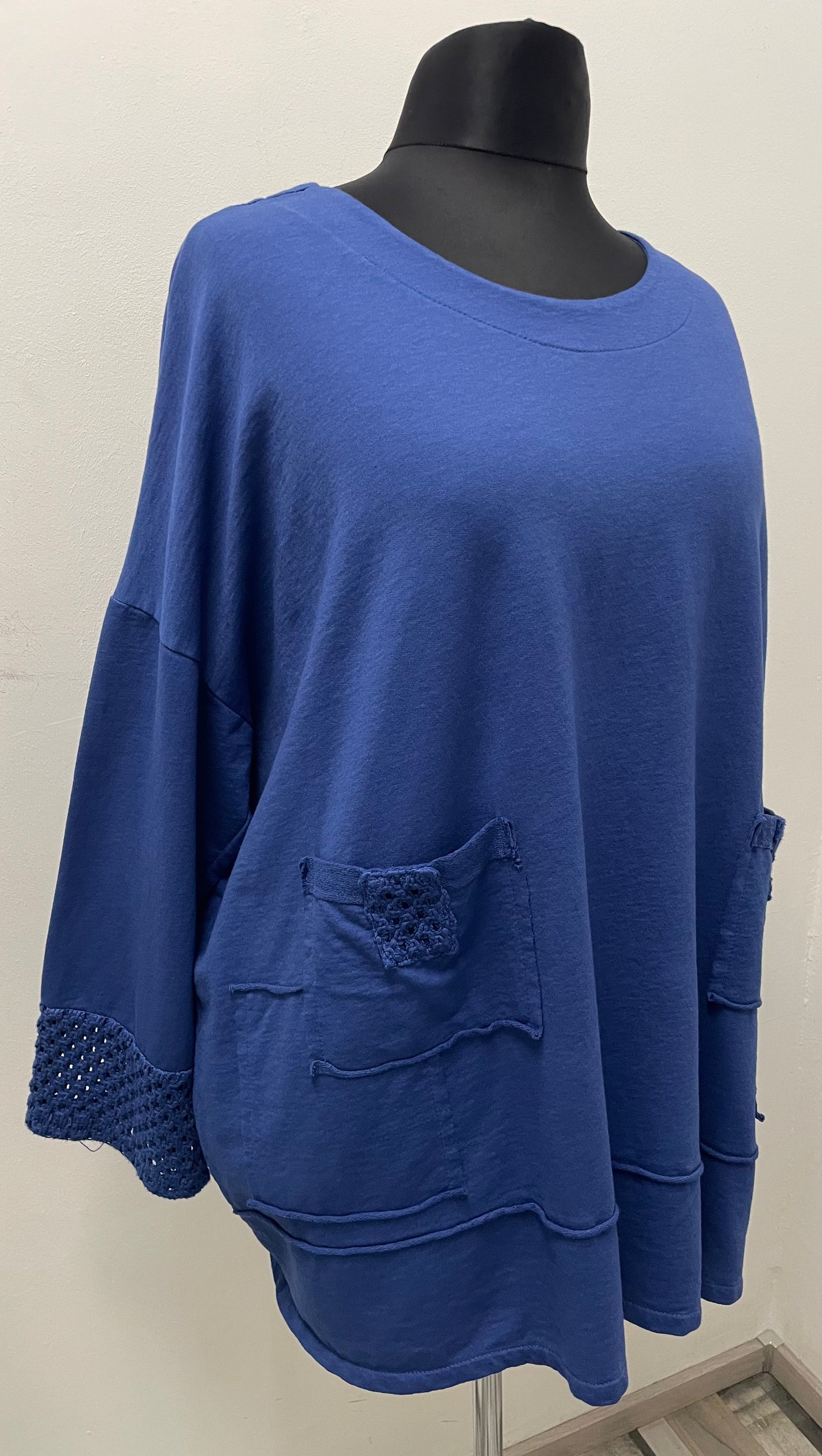 Shirt mit Netzeinsatz an den Ärmeln