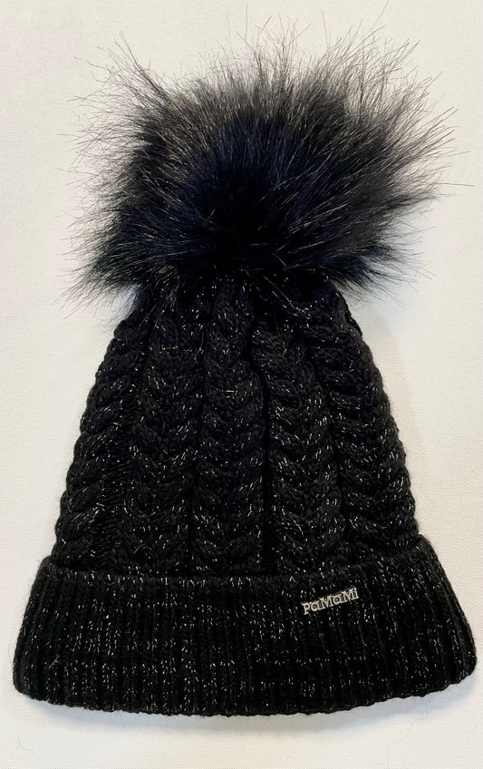 Strickmütze mit Bommel