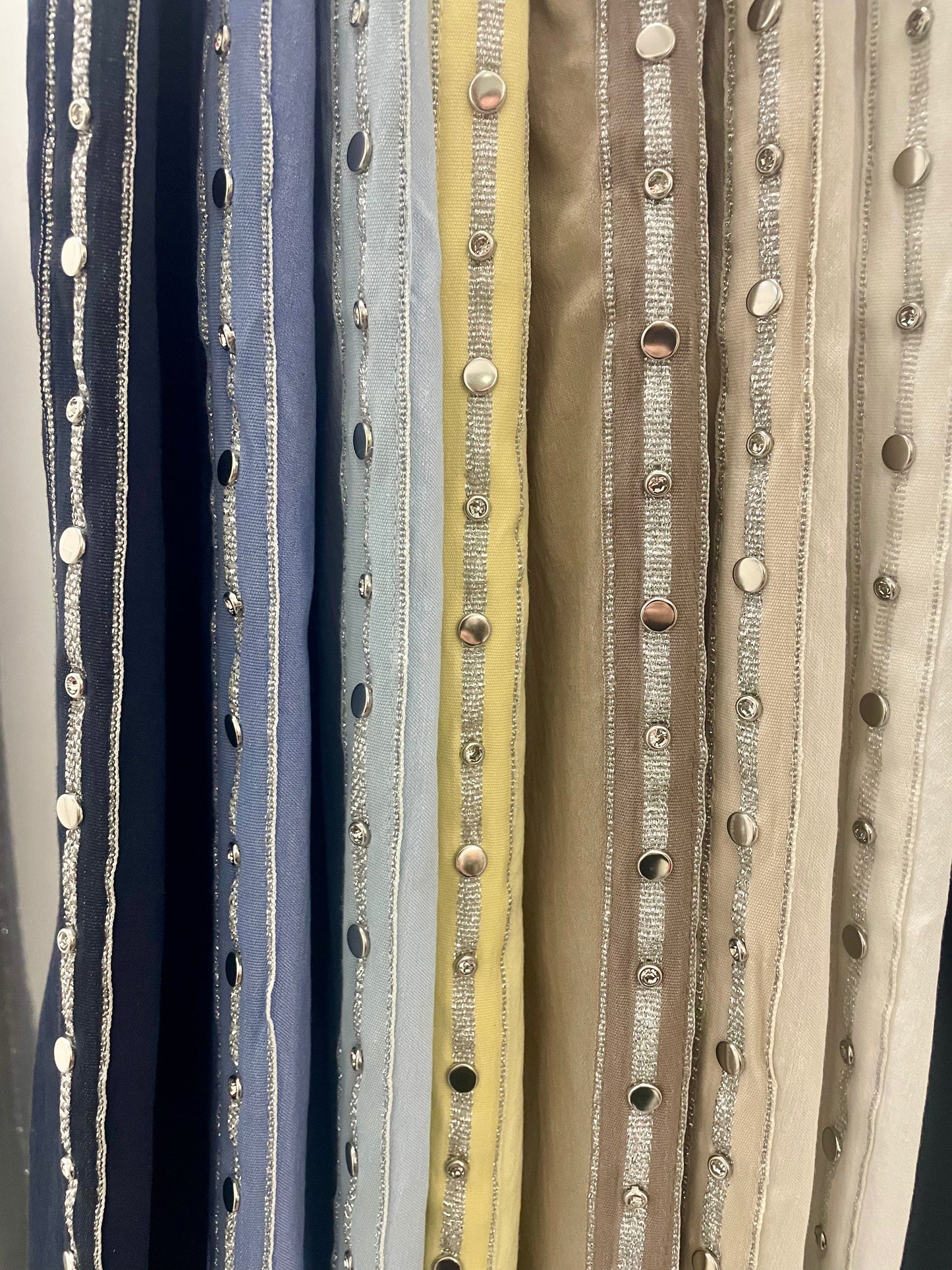 Schlupfhose mit seitlichem Streifen