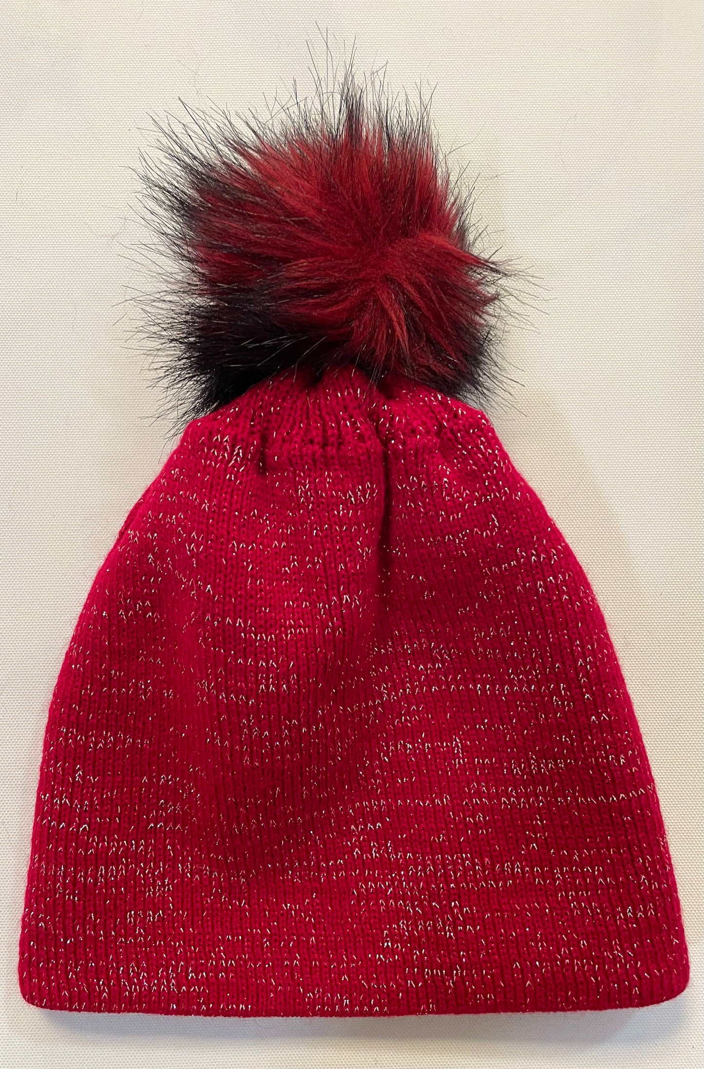 Mütze mit Bommel