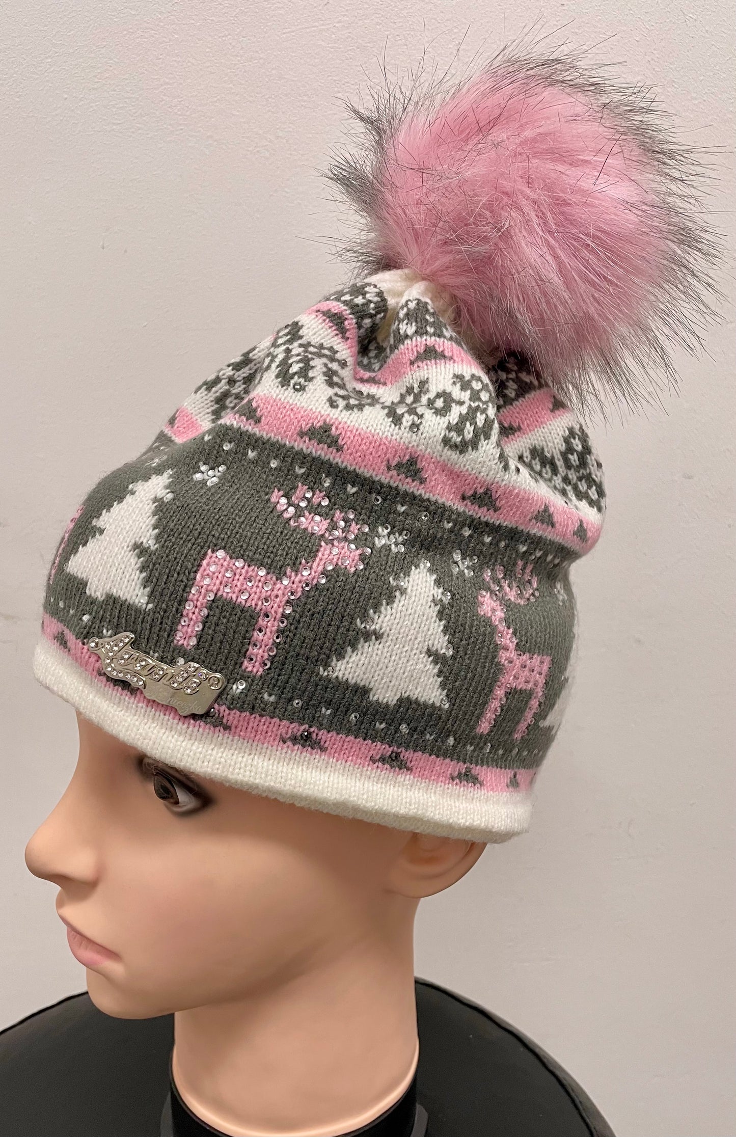 Mütze mit Glitzersteinchen und Bommel