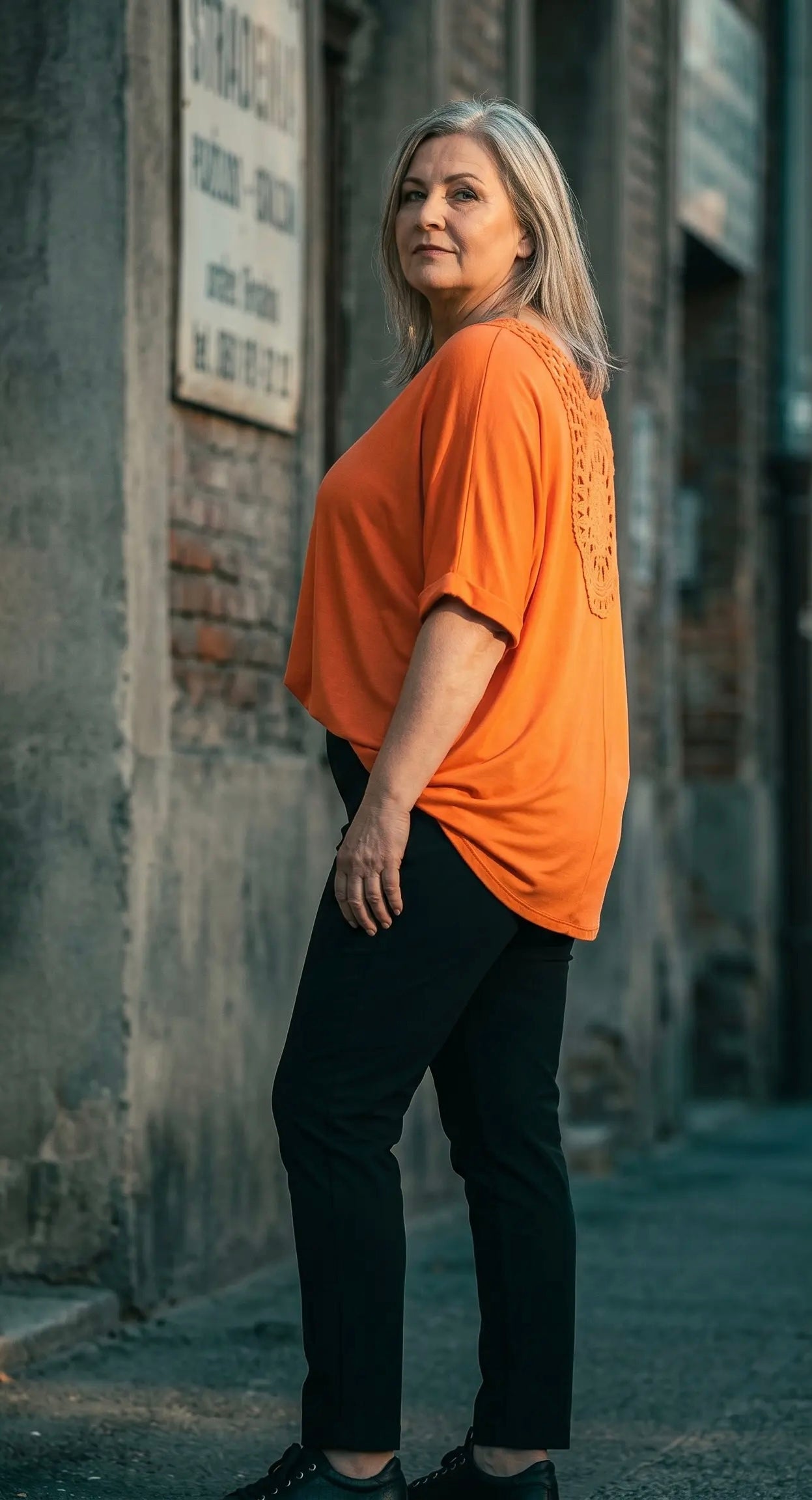 Shirt mit Häkeleinsatz
