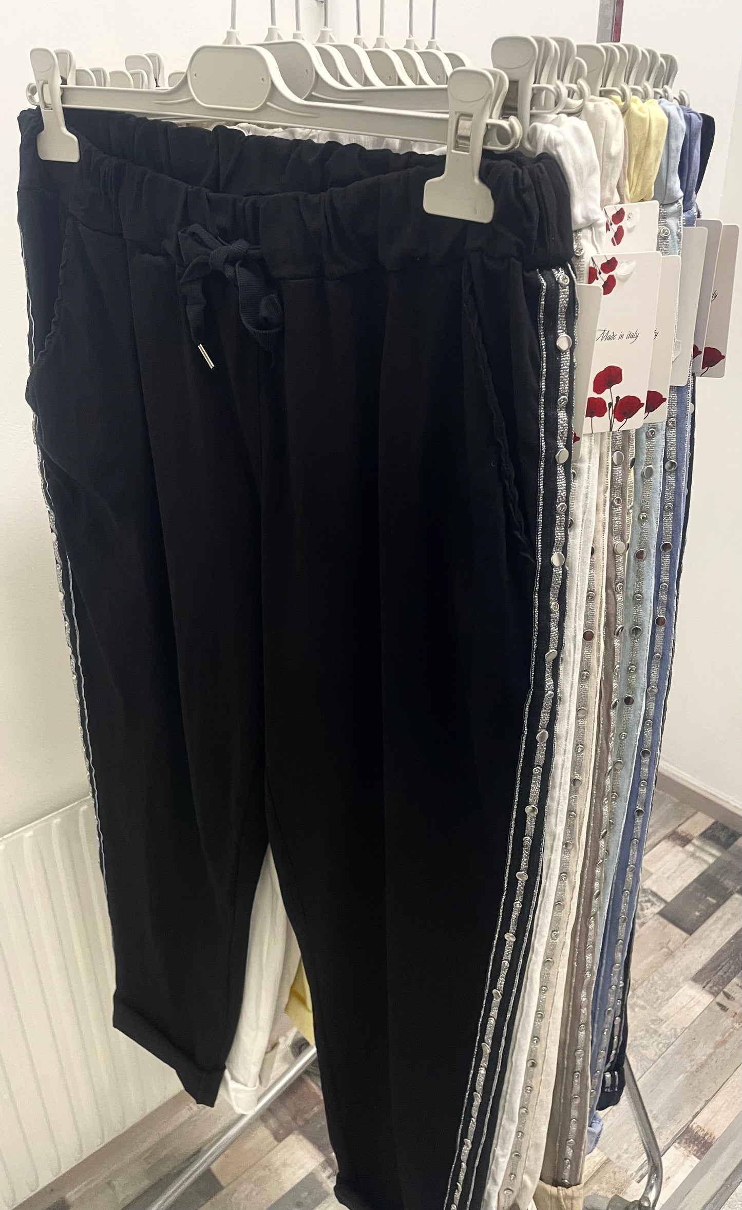 Schlupfhose mit seitlichem Streifen