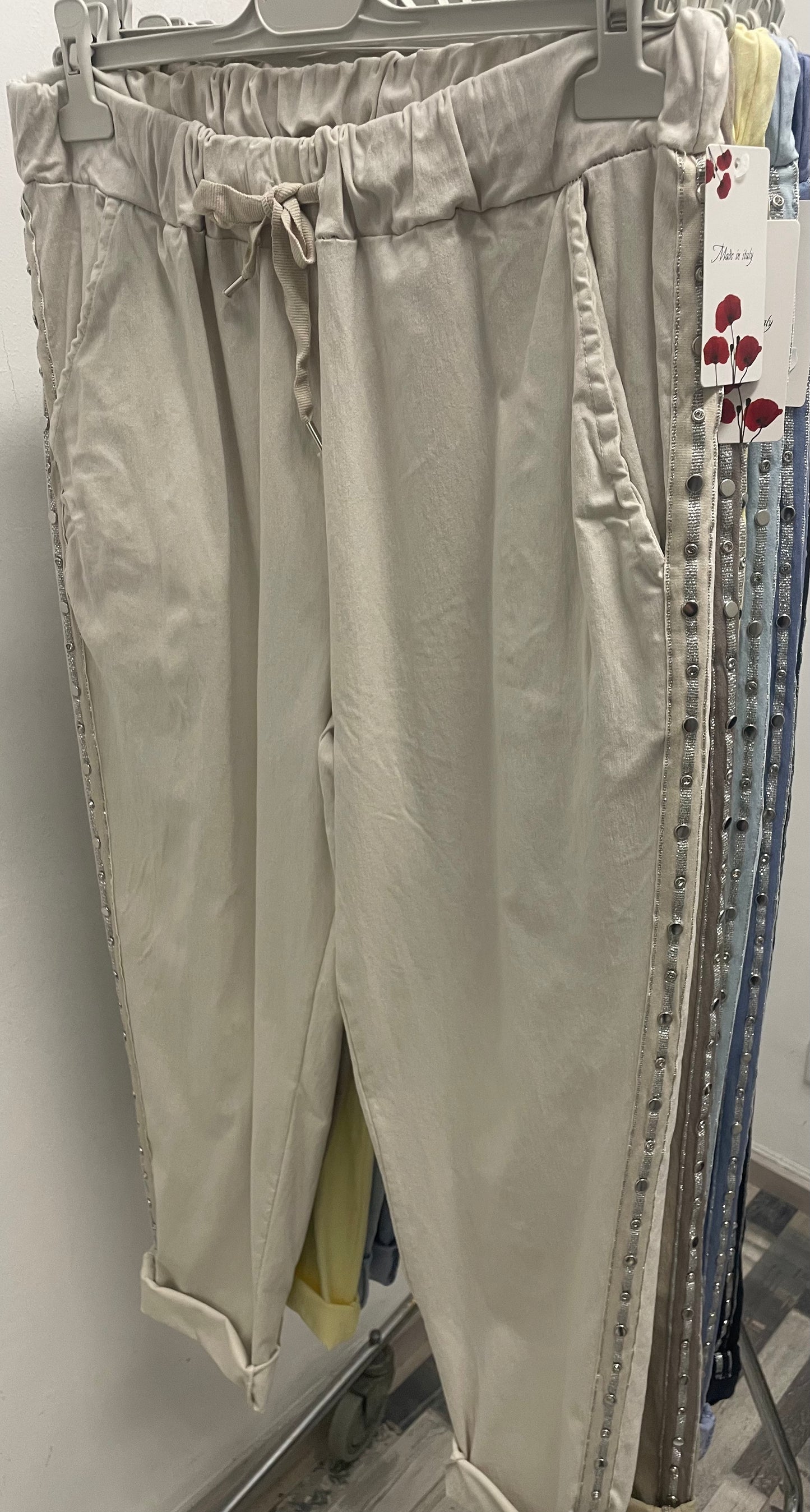Schlupfhose mit seitlichem Streifen