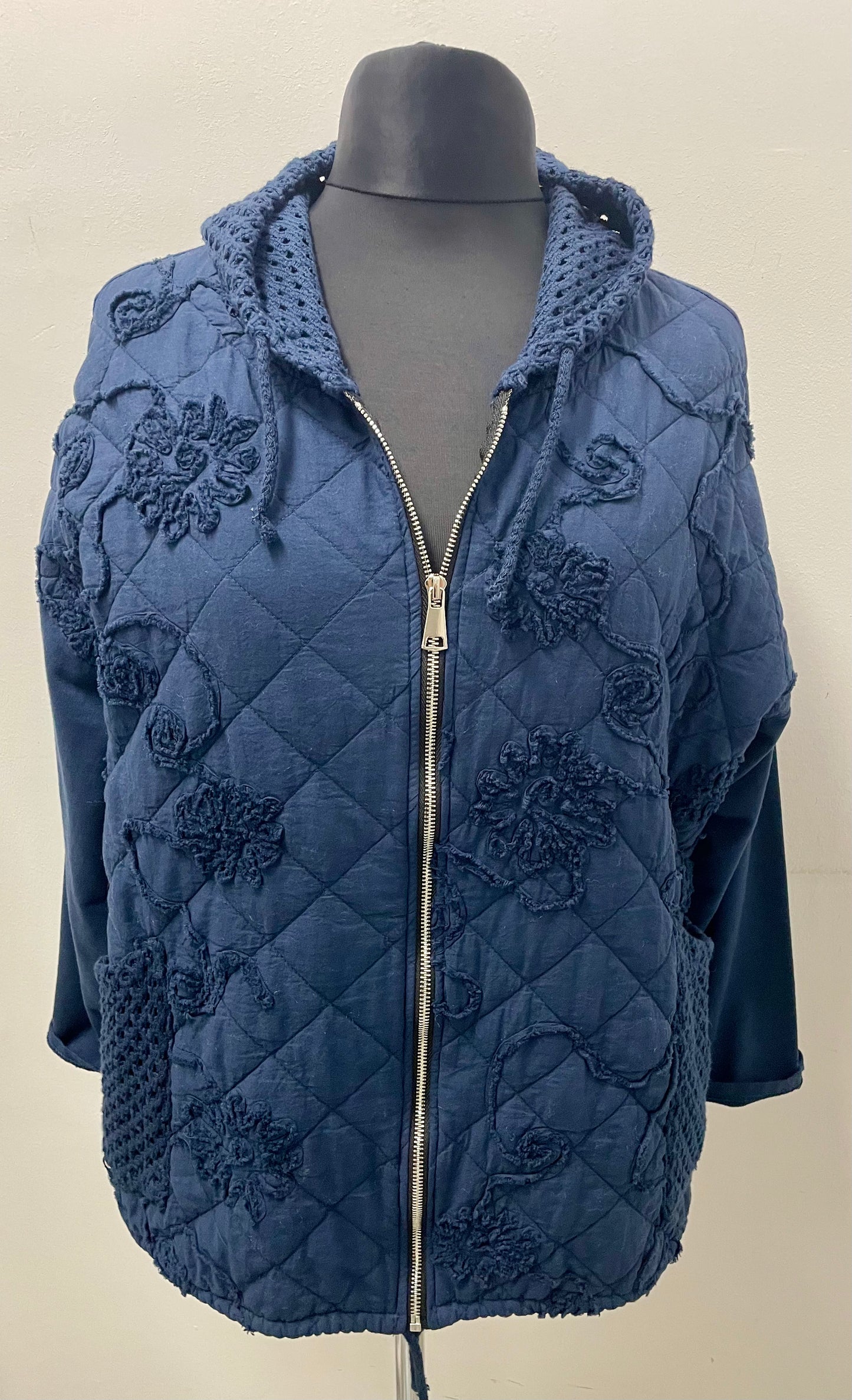 Jacke mit Netzkapuze