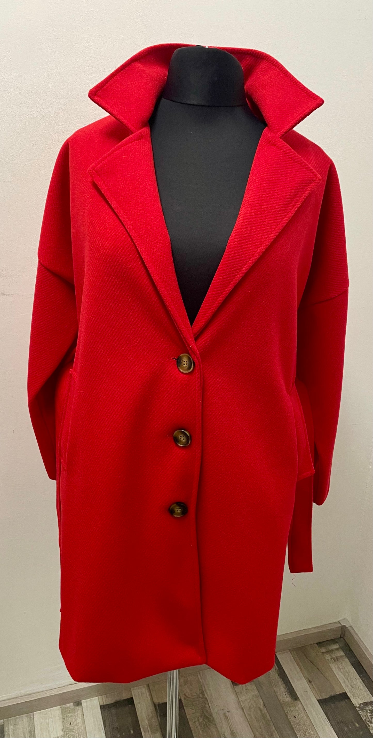 Halblanger Mantel mit Gürtel