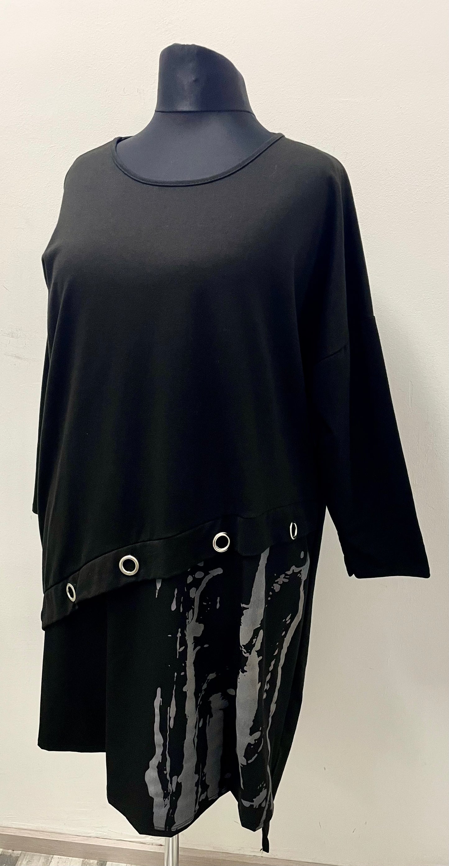 Kleid mit Ziernieten