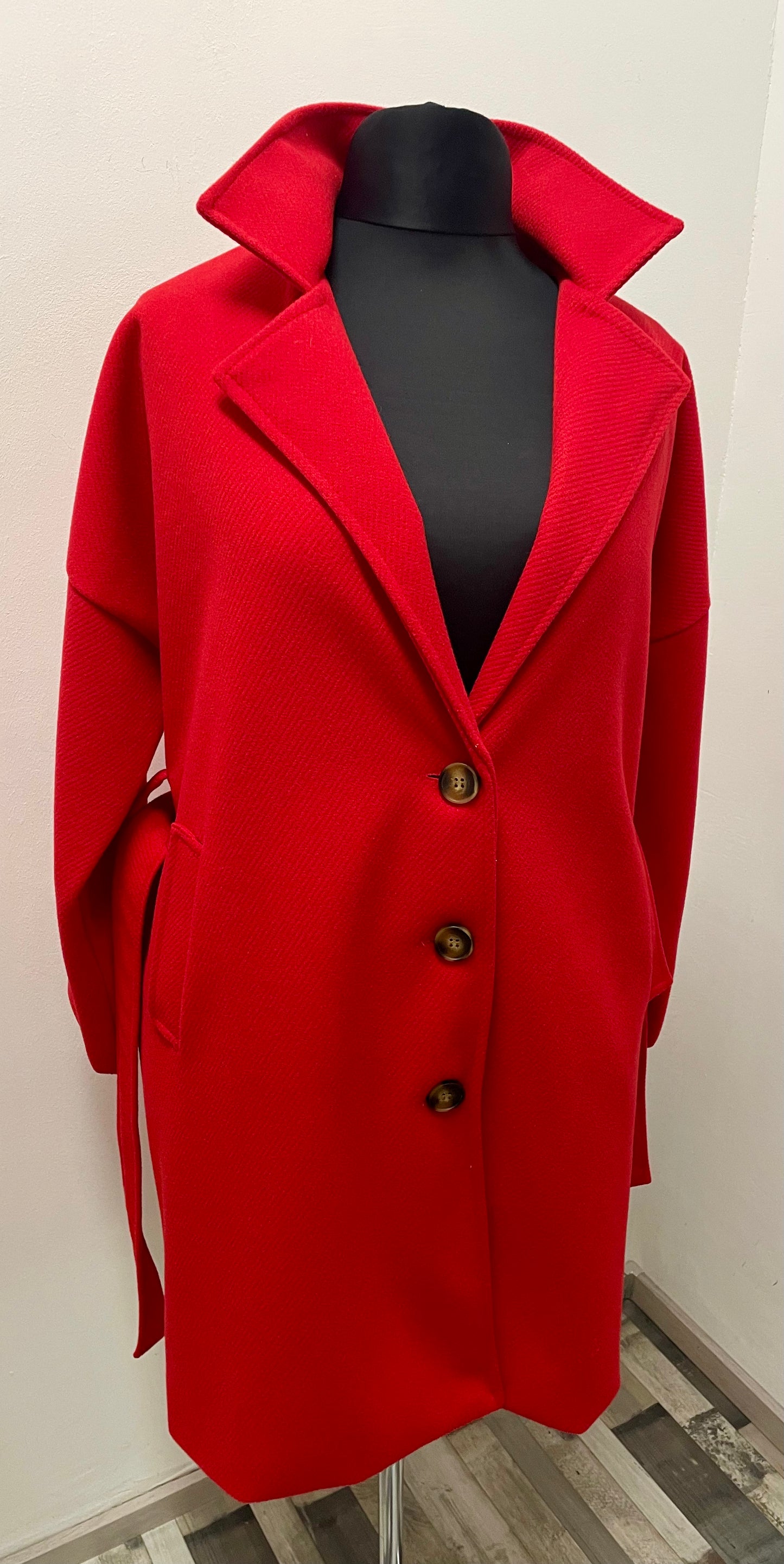 Halblanger Mantel mit Gürtel