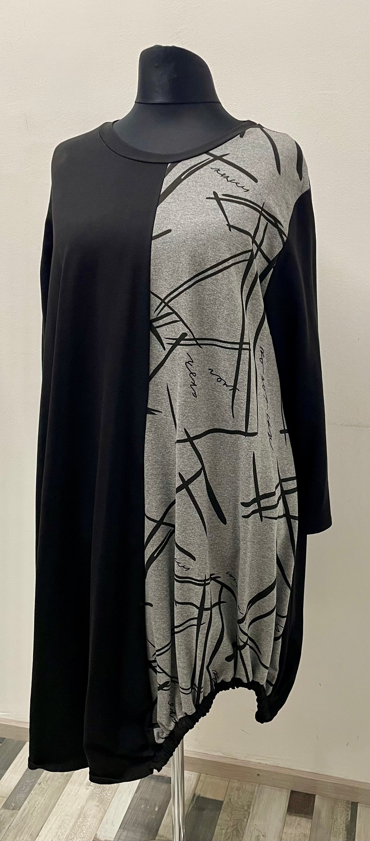 Kleid Schwarz/Grau mit asymmetrischer Optik