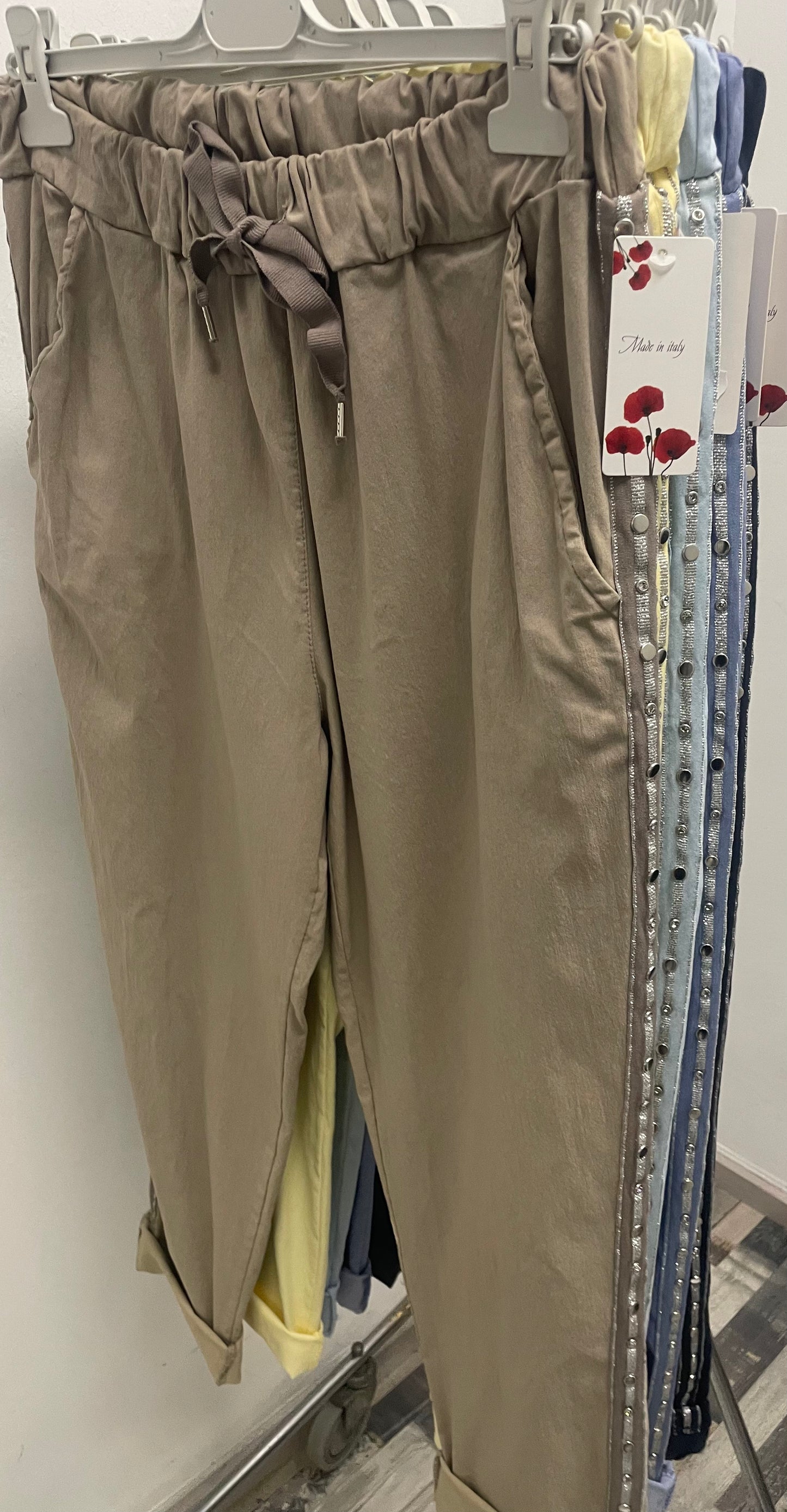 Schlupfhose mit seitlichem Streifen