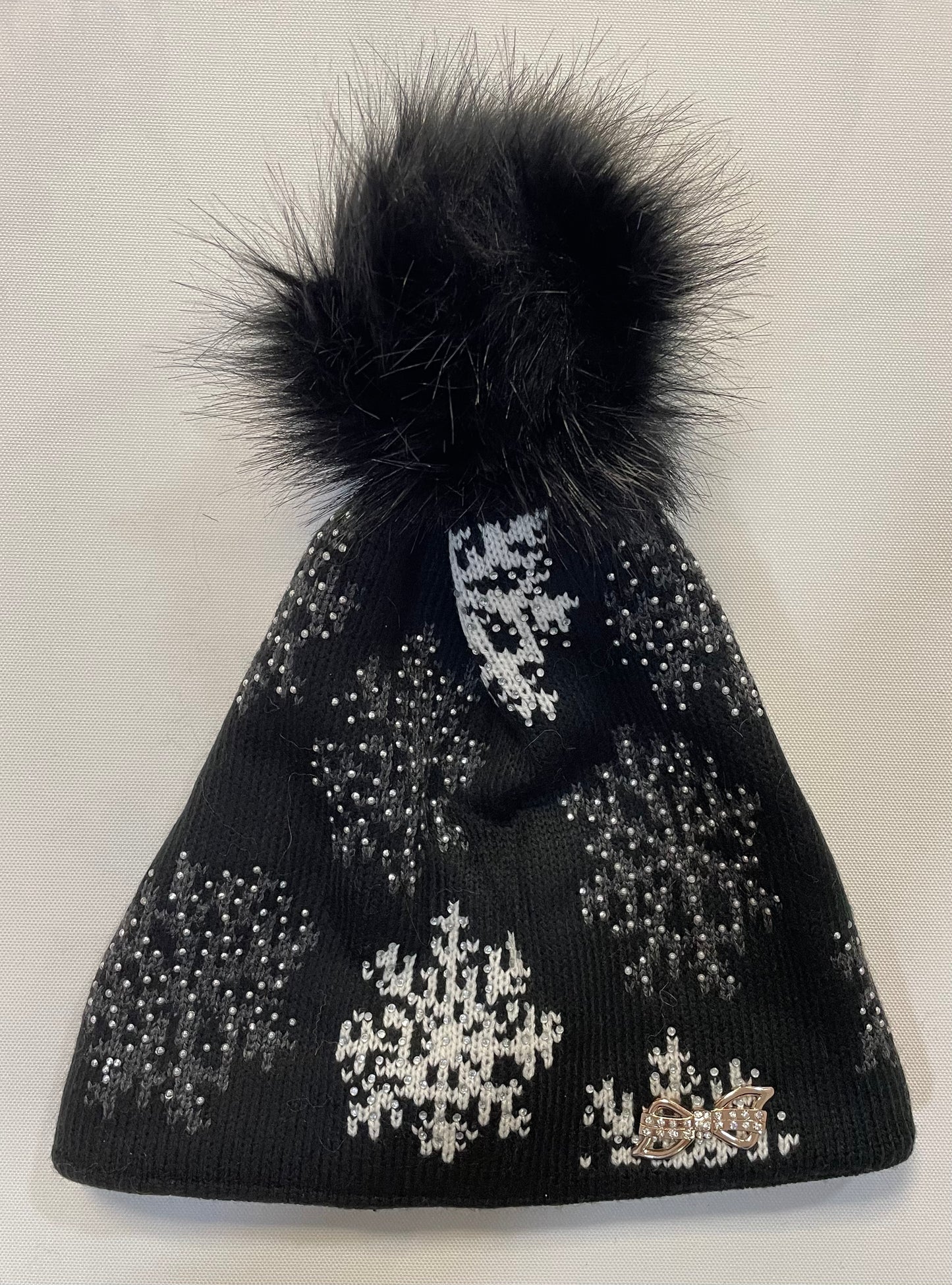 Wollmütze „Schneeflocke“ mit Bommel