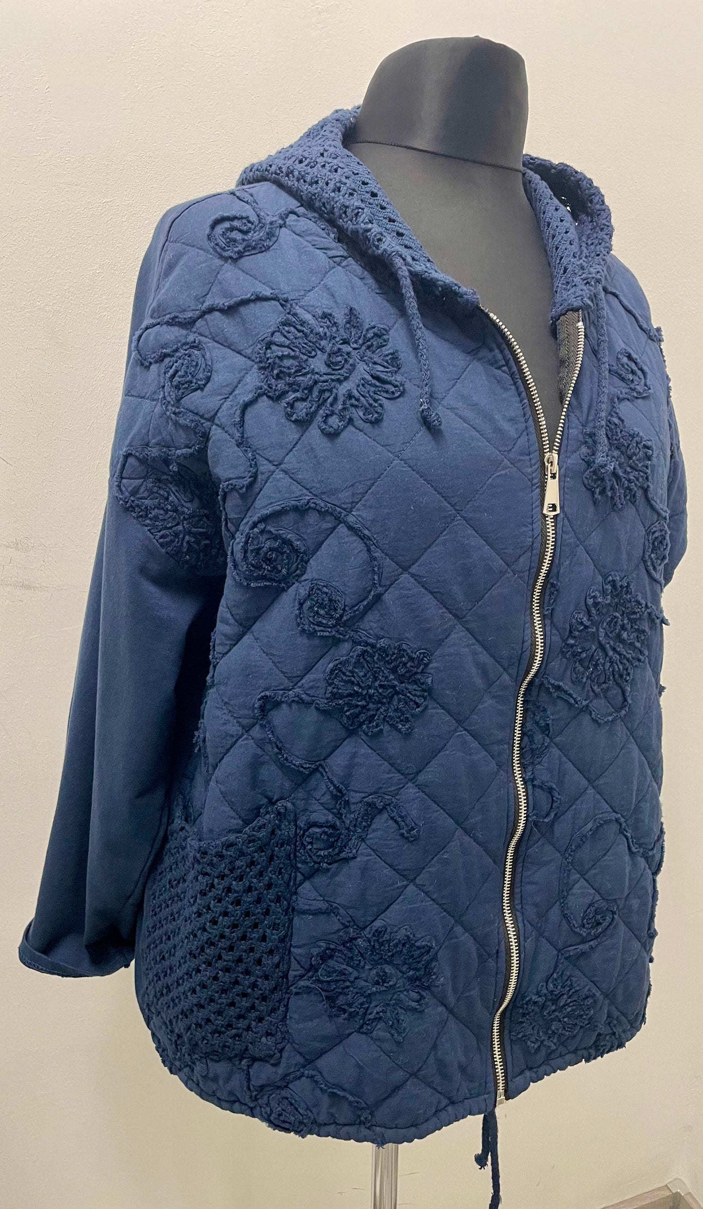 Jacke mit Netzkapuze