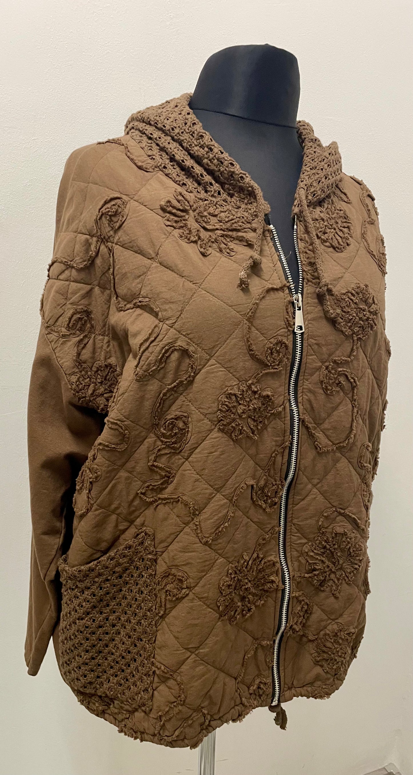Jacke mit Netzkapuze