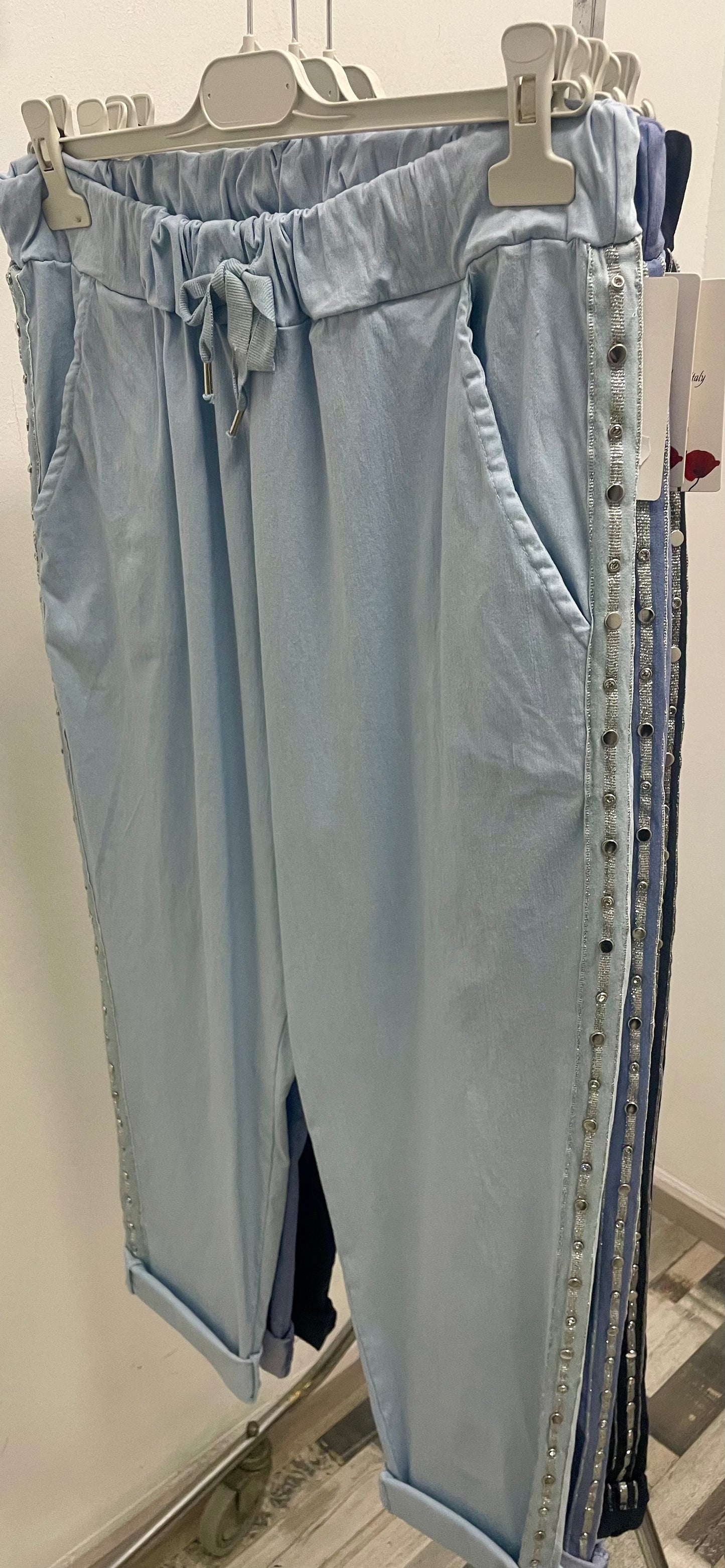 Schlupfhose mit seitlichem Streifen