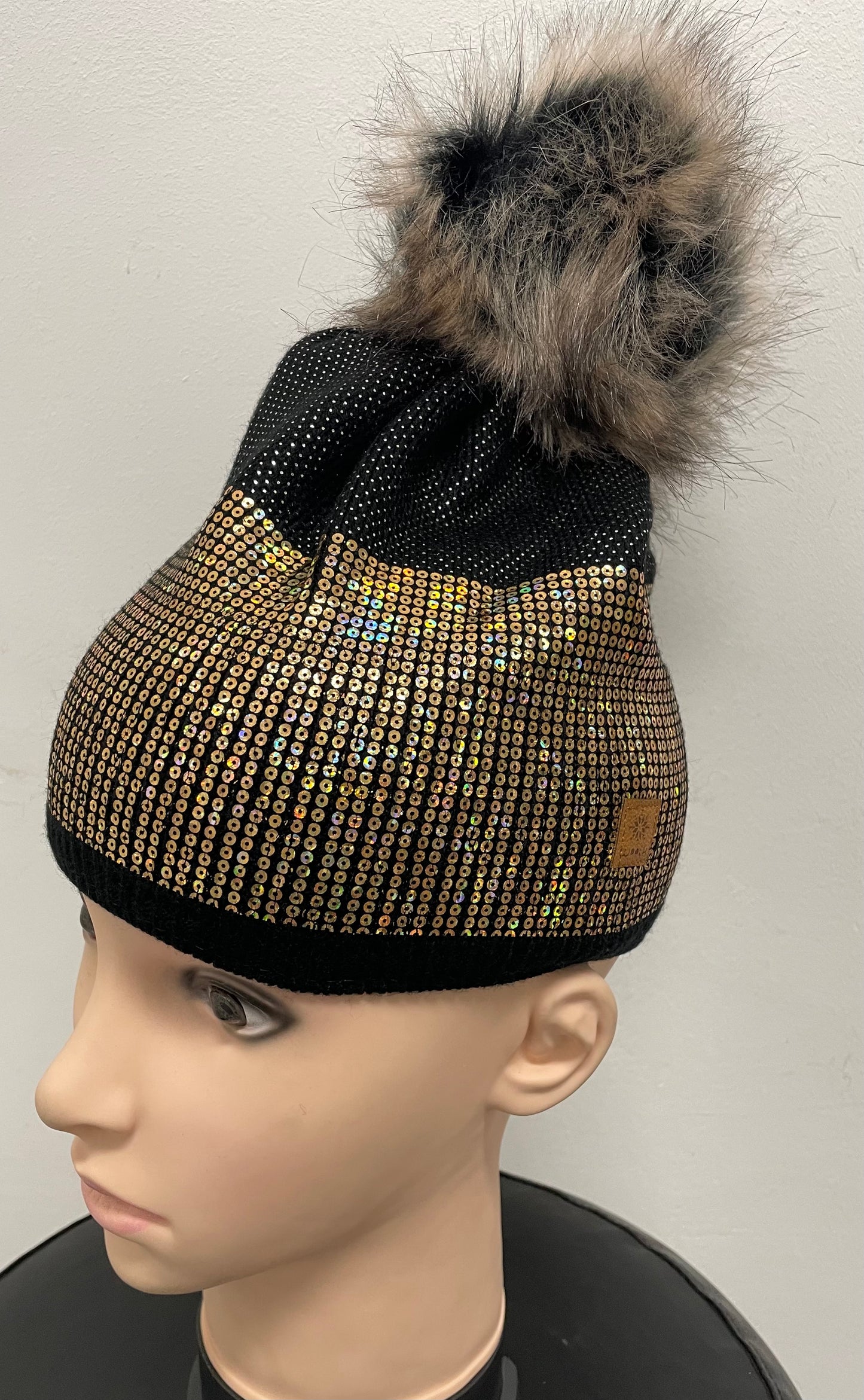 Mütze mit Bommel