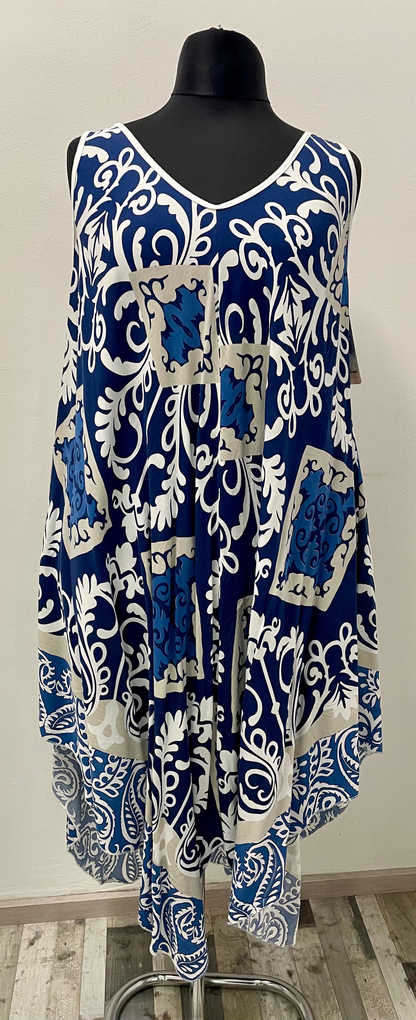 Sommerkleid mit breiten Träger