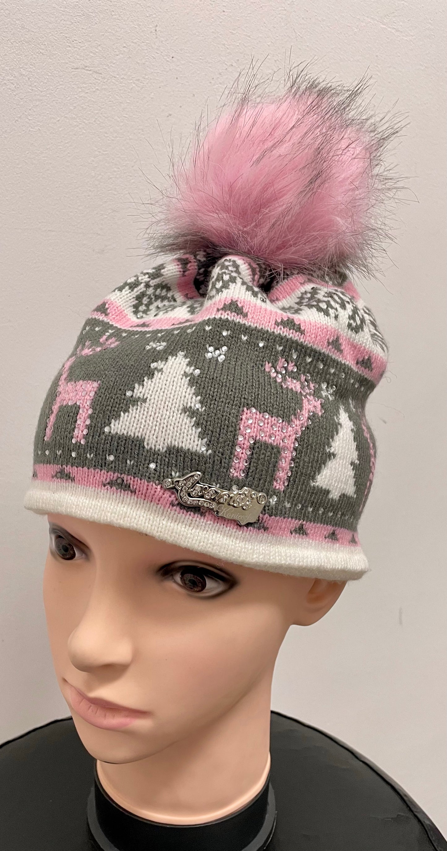 Mütze mit Glitzersteinchen und Bommel