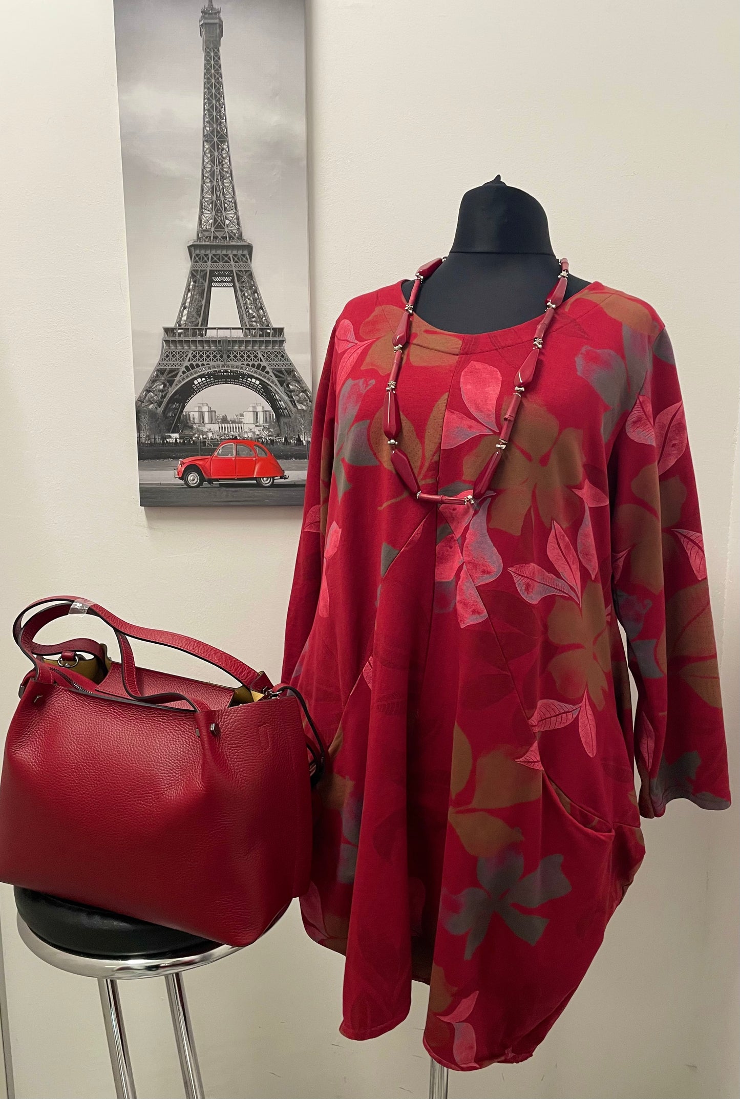 Tunika/Kleid mit Blättermuster in Bordeaux