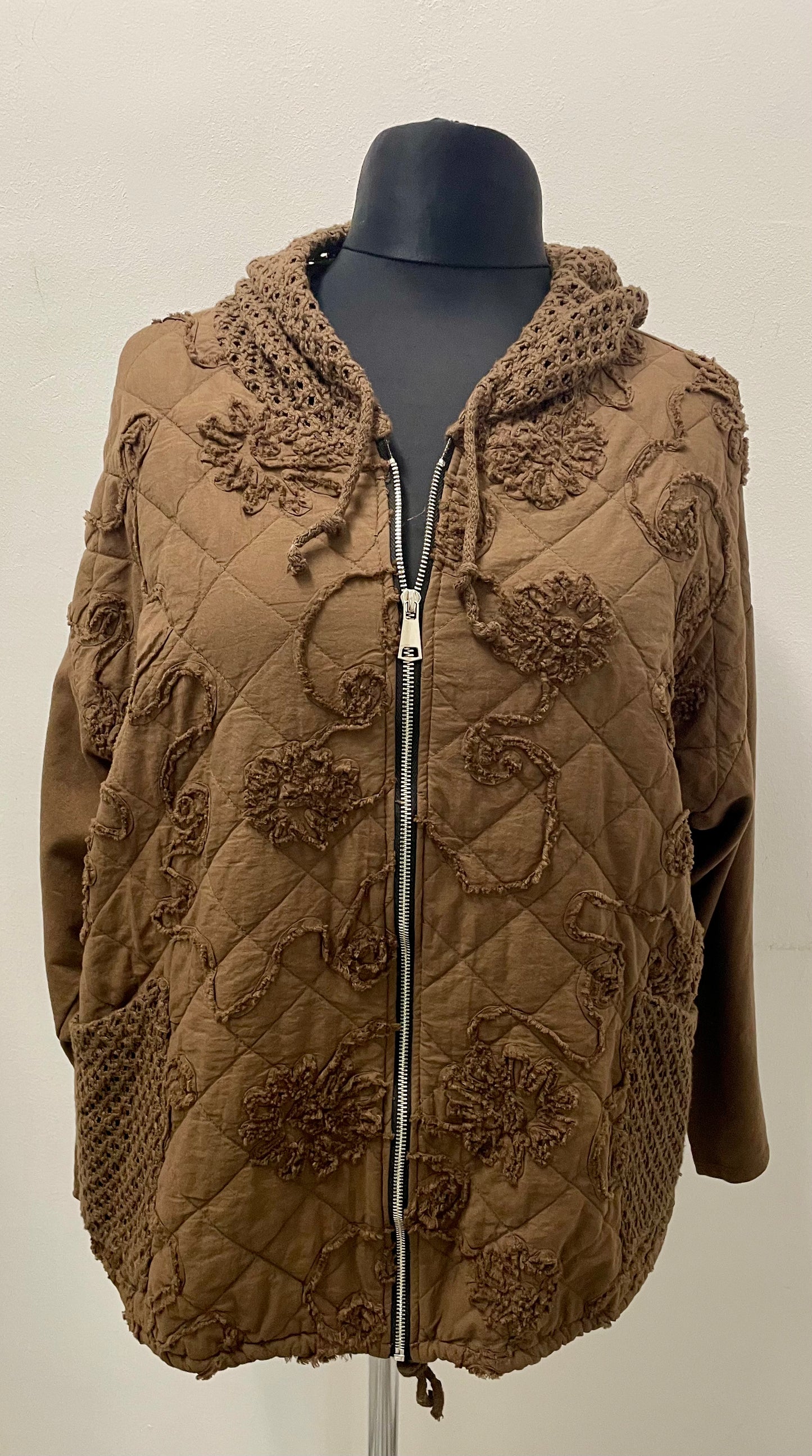 Jacke mit Netzkapuze