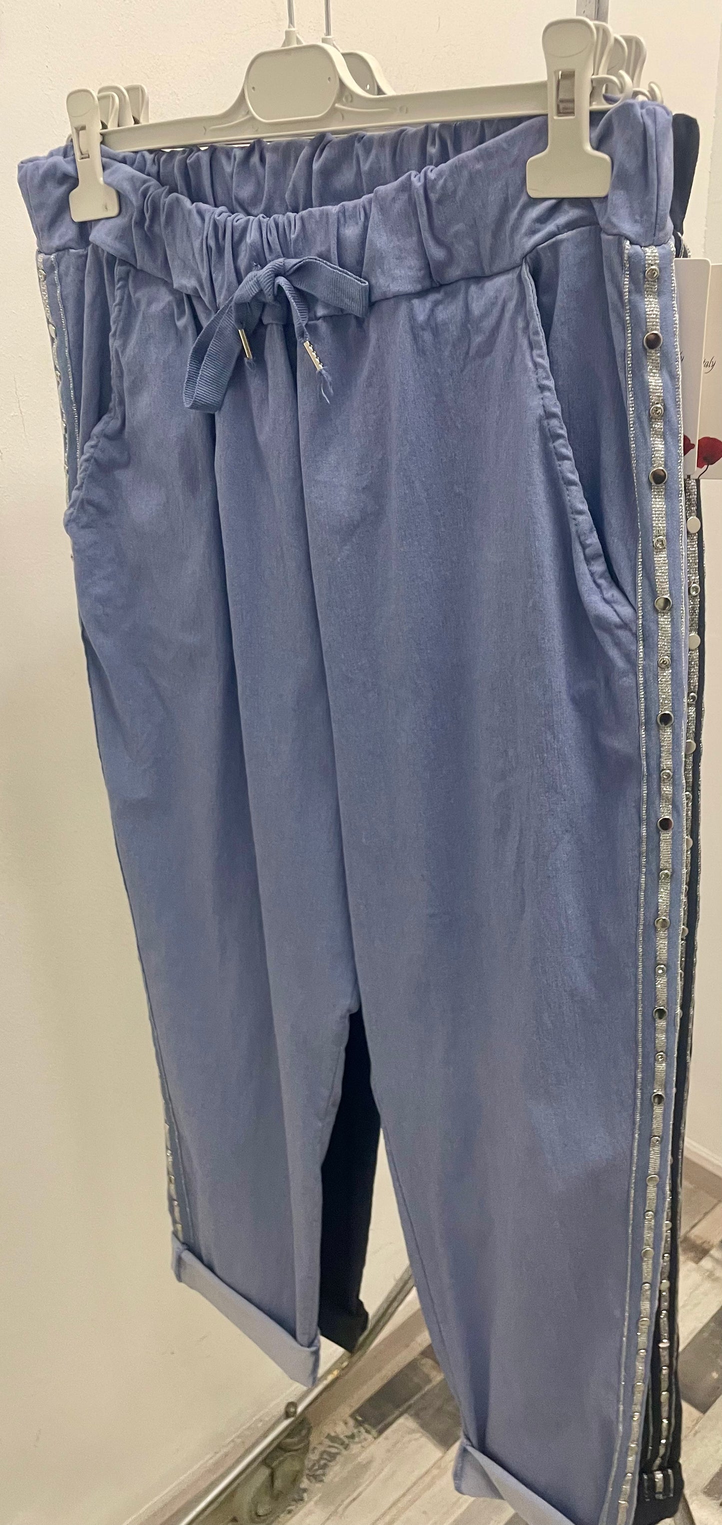 Schlupfhose mit seitlichem Streifen