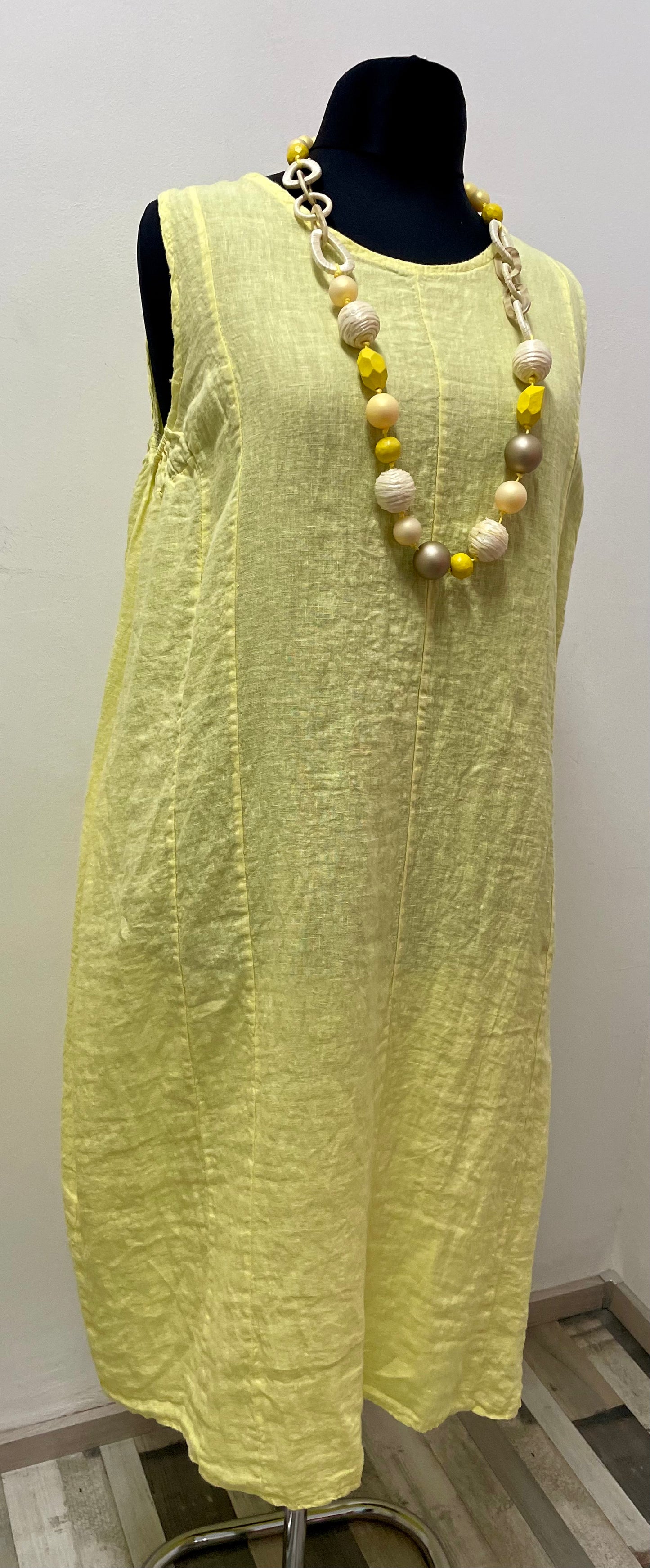 Leinenkleid ohne Arm mit elastischen Armausschnitt