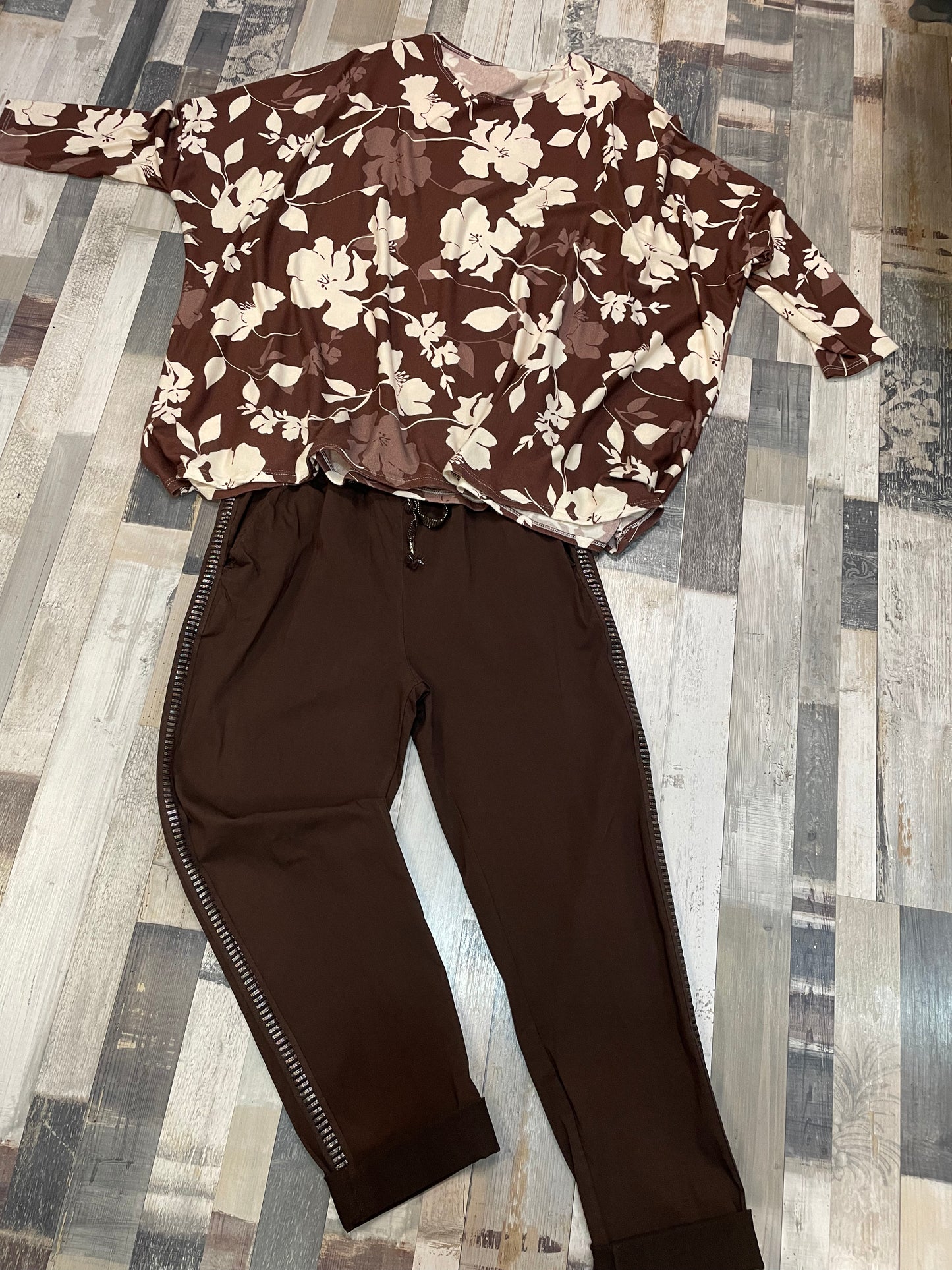 Schlupfhose mit seitlichem Streifen