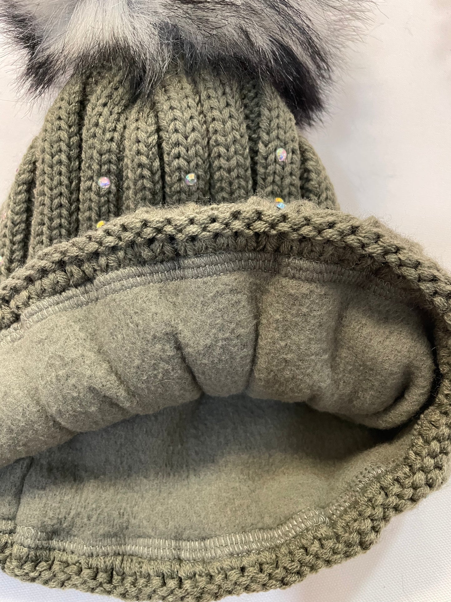 Wollmütze mit Bommel und Fleece gefüttert