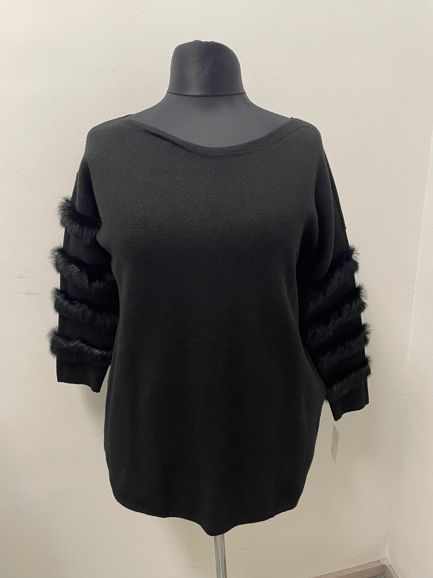 Pullover mit Kunstfellstreifen