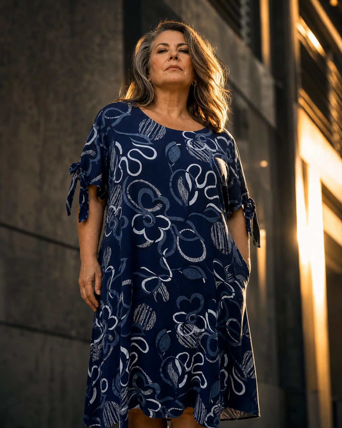 Sommerkleid mit dekorativen Bindedetail